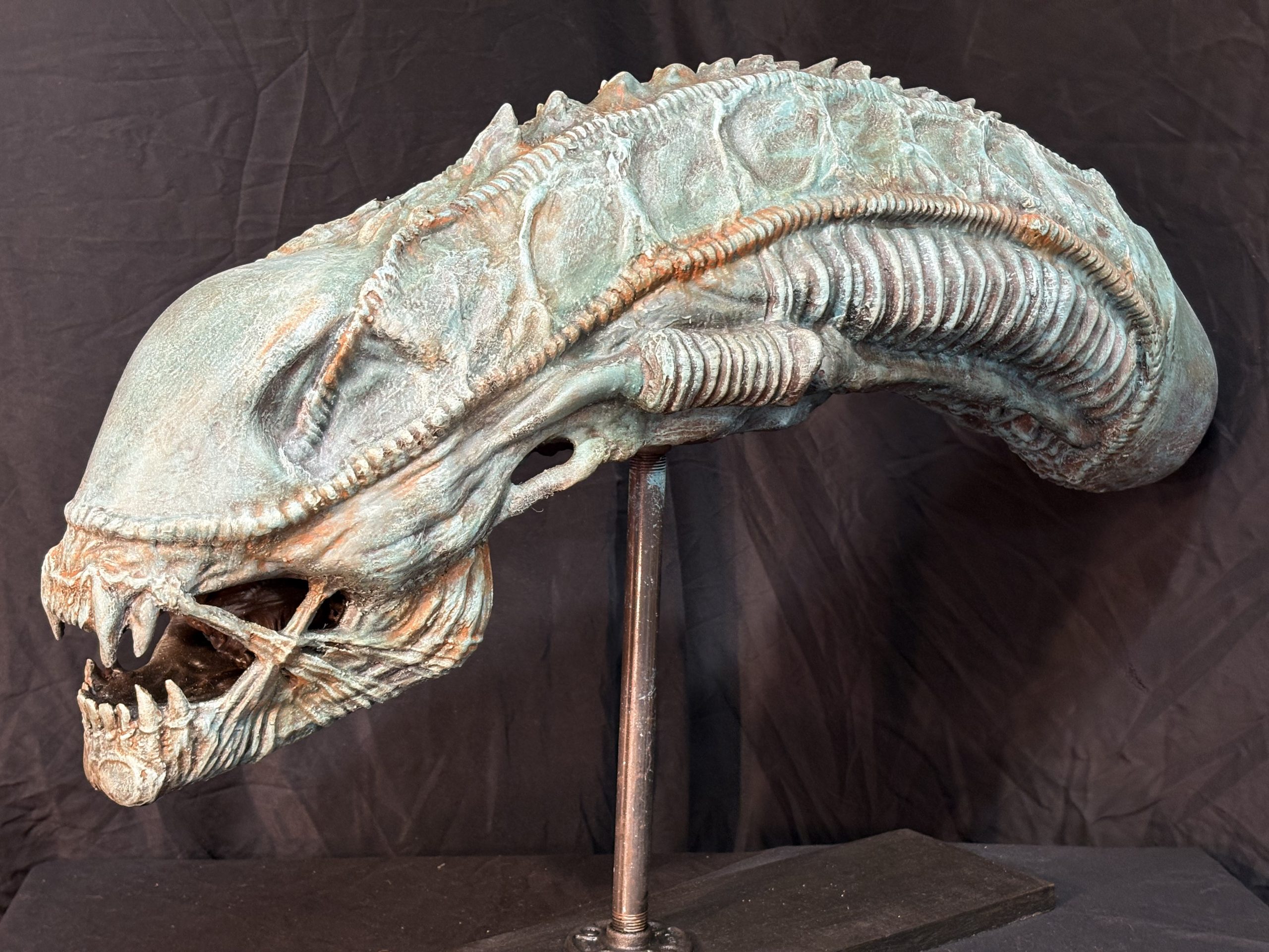 Alien monster - Image 8