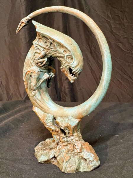 Alien monster queen trophy - Dream FX Productions / Coffin Ghoul masks